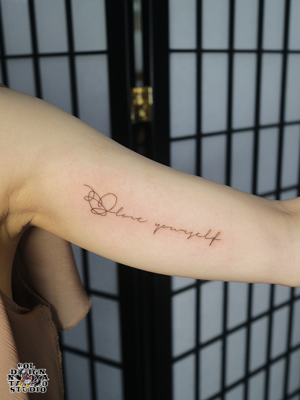 名古屋　タトゥー　女性